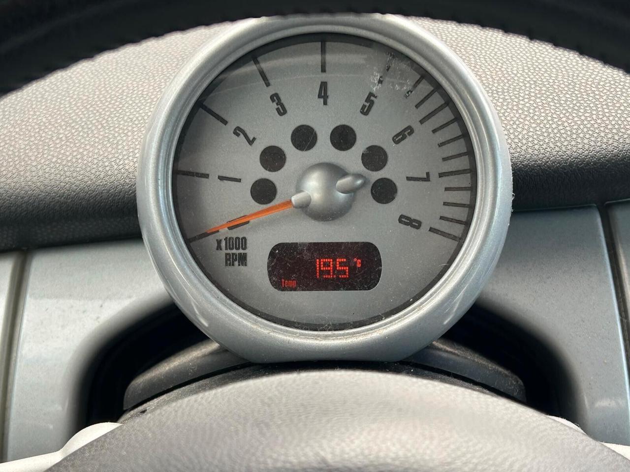 Mini 1.6 16V One de luxe BENZINA