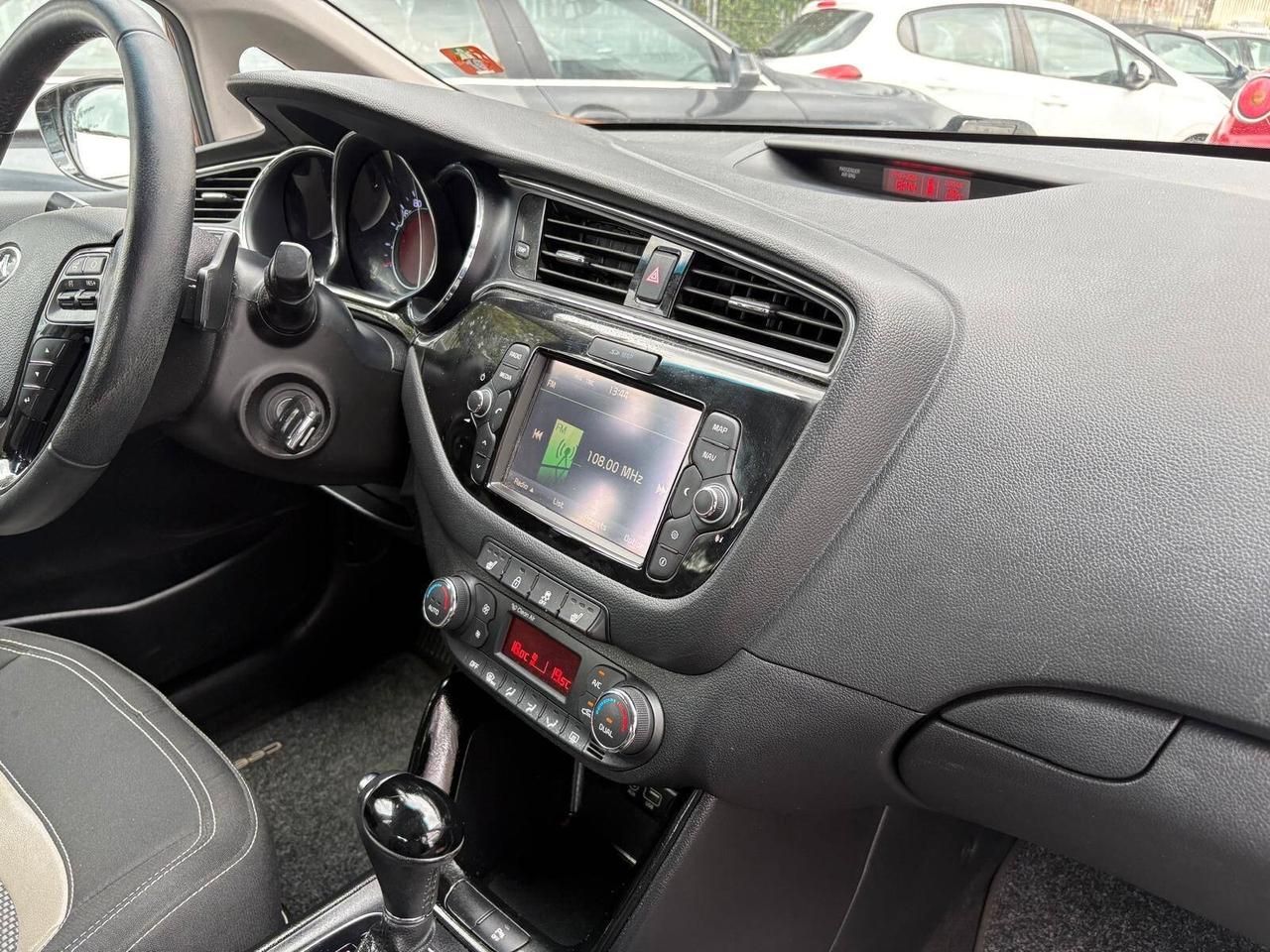 Kia Ceed cee'd 1.6 GDI 5 porte Cool automatica