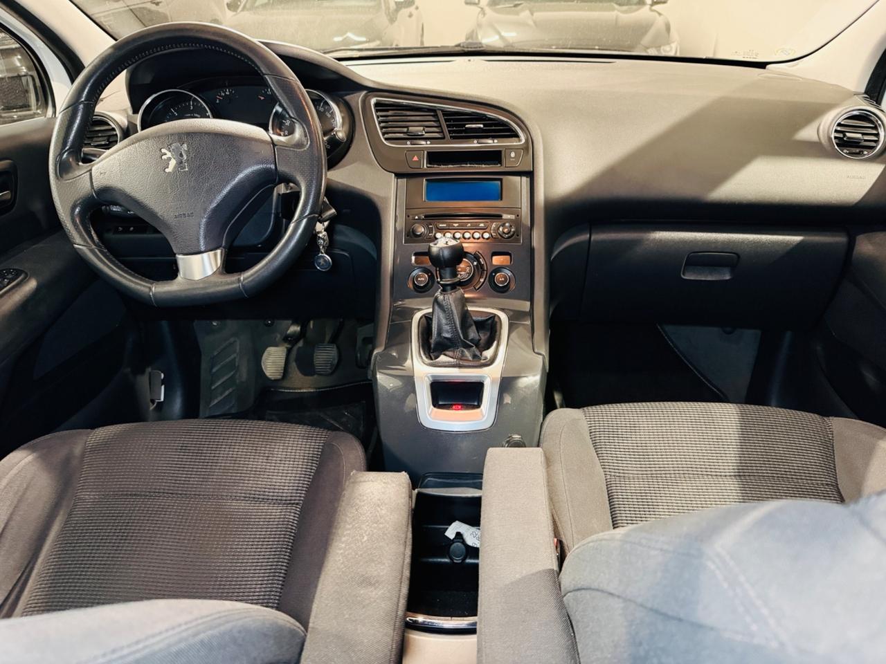 Peugeot 5008 1.6 HDi 116CV Allure*7 POSTI*