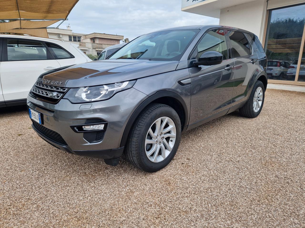 Land Rover Discovery Sport 2.0 TD4 150 CV HSE Luxury con KM ZERO