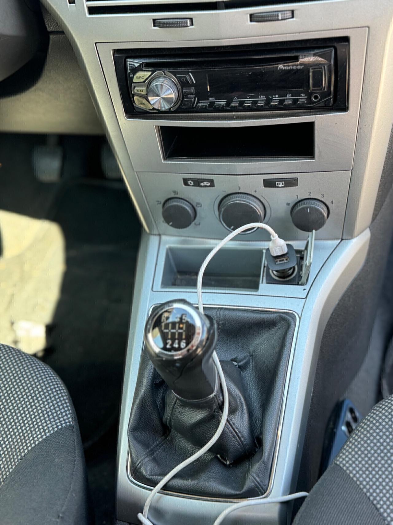 Opel Astra GTC 1.7 CDTI 110CV ecoFLEX 3P. 2009