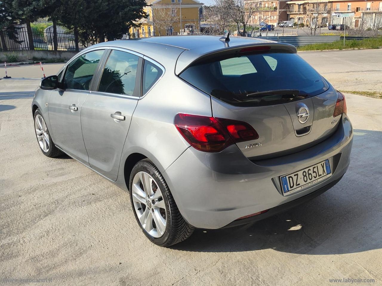 OPEL Astra 1.7 CDTI 110 CV 5p. Cosmo UNIPROPRIETARIO