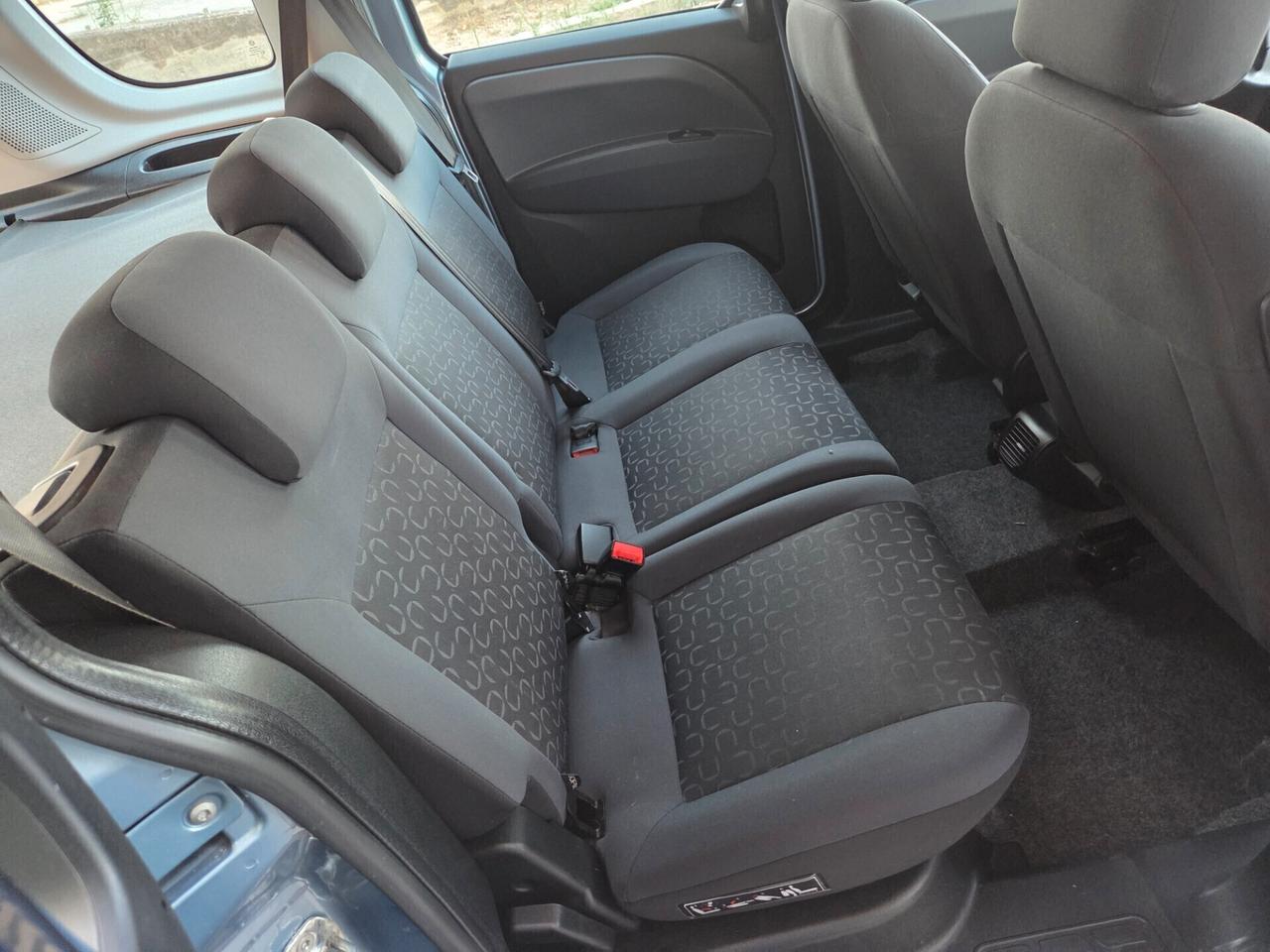 FIAT DOBLO 1.6 DIESEL 5 POSTI ANNO 2013 KM CERTIFICATI