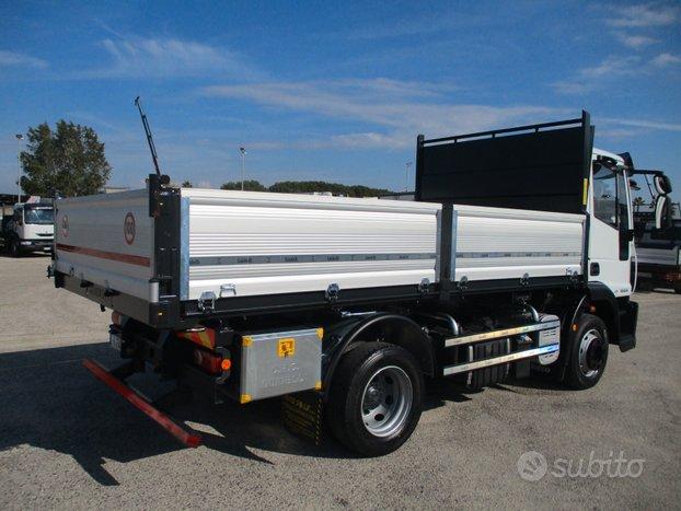 Iveco EUROCARGO 120/25 E5 RIBALTABILE TRILATERALE