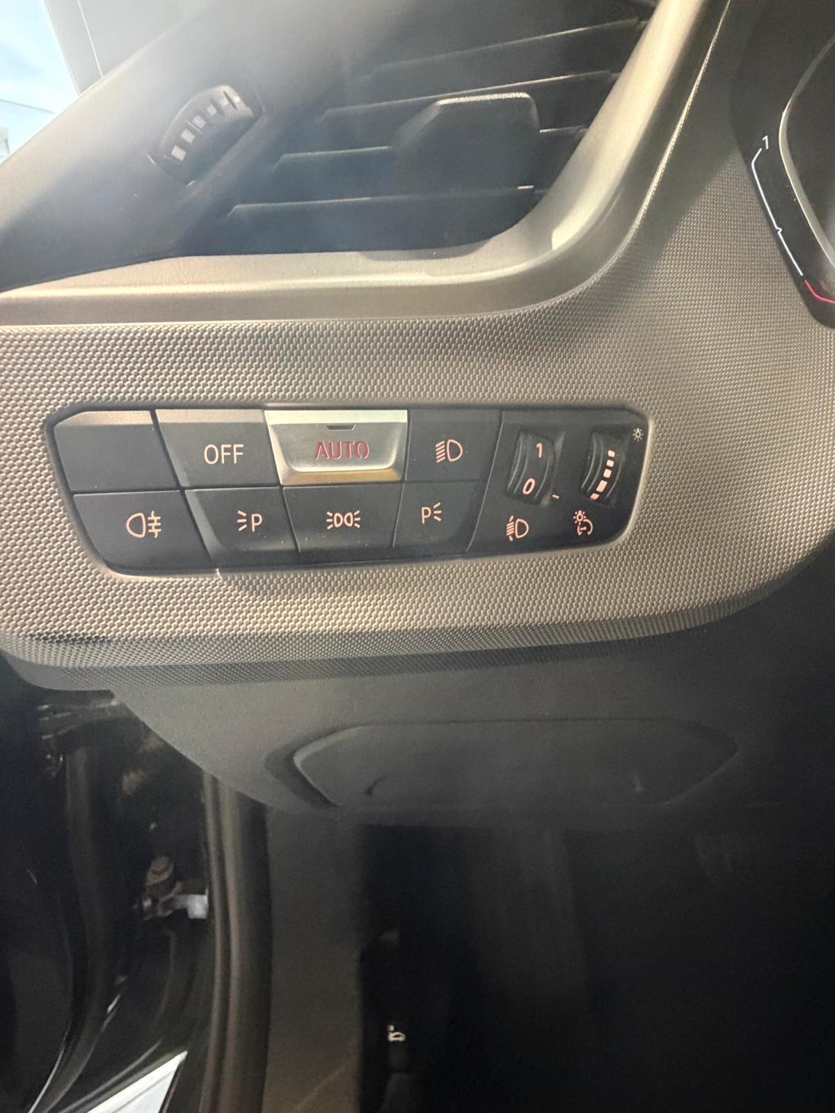 Bmw 118 118d 5p. Business Advantage