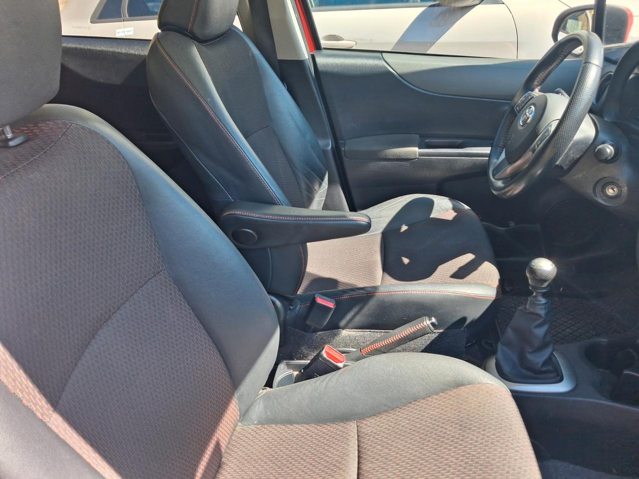 Toyota Yaris 1.3 5 porte Lounge