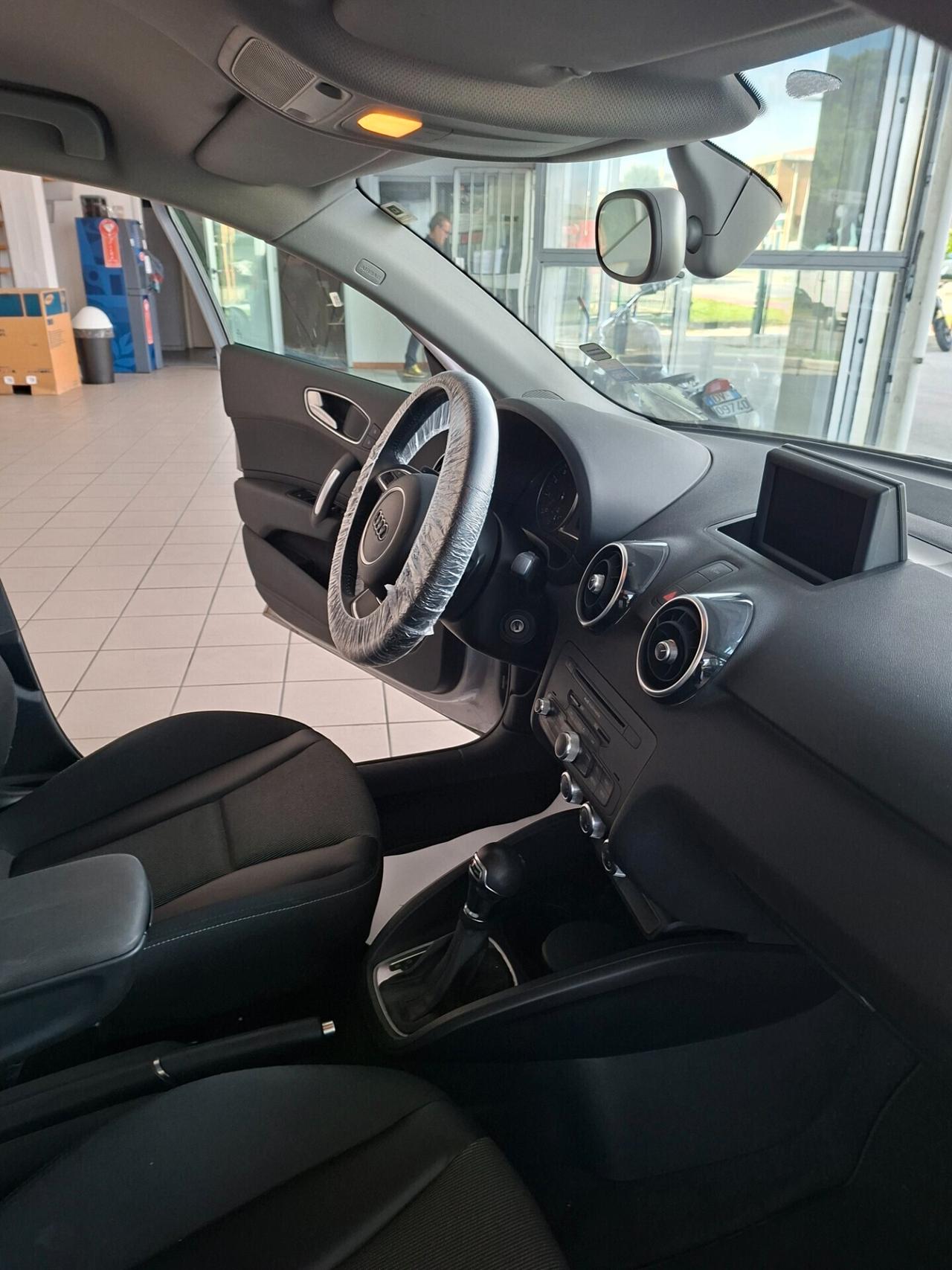 A1 Sportback 1.4 tfsi Ambition 122cv s-tronic Neopatentati