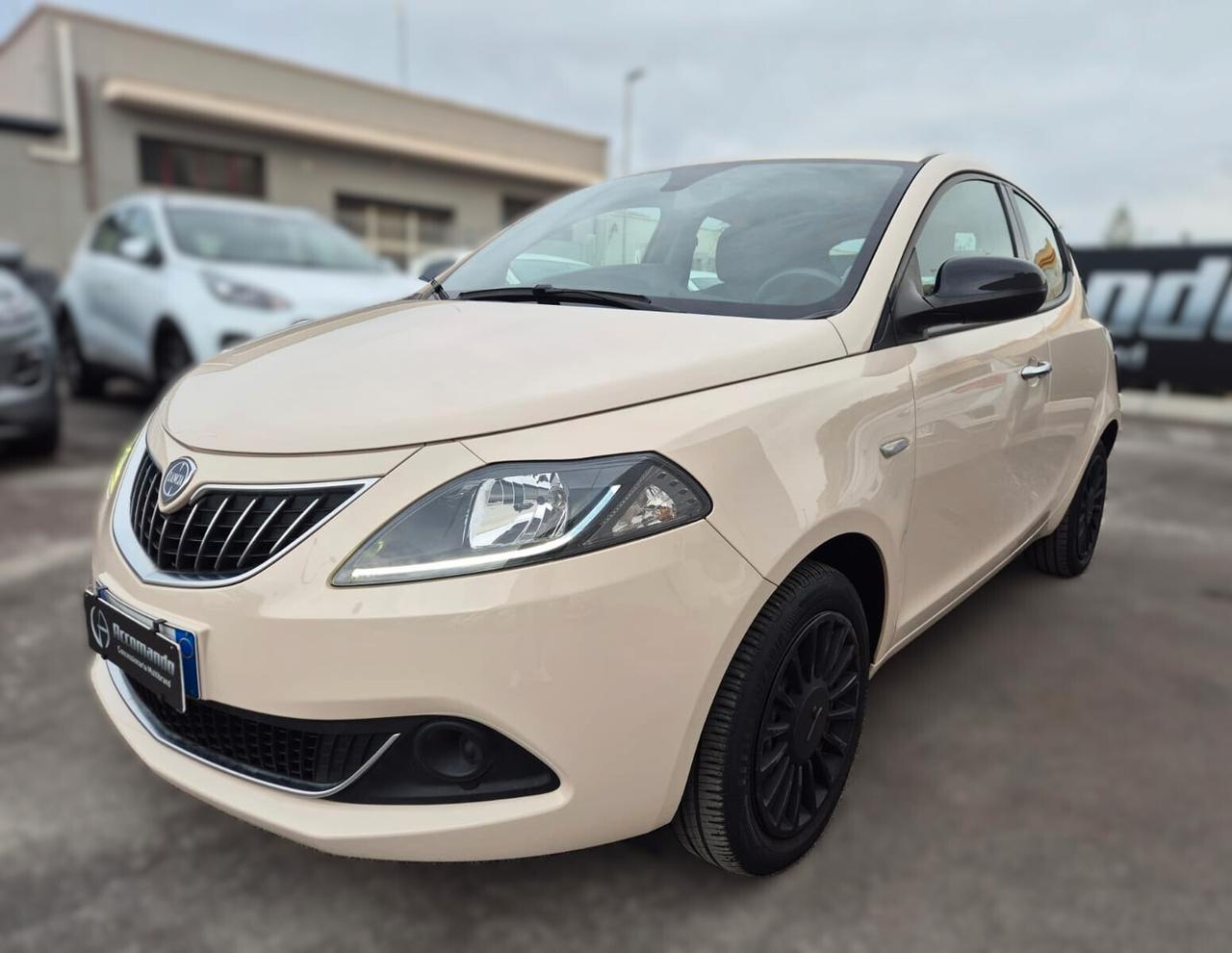 Lancia Ypsilon Silver 1.0 70CV Hybrid