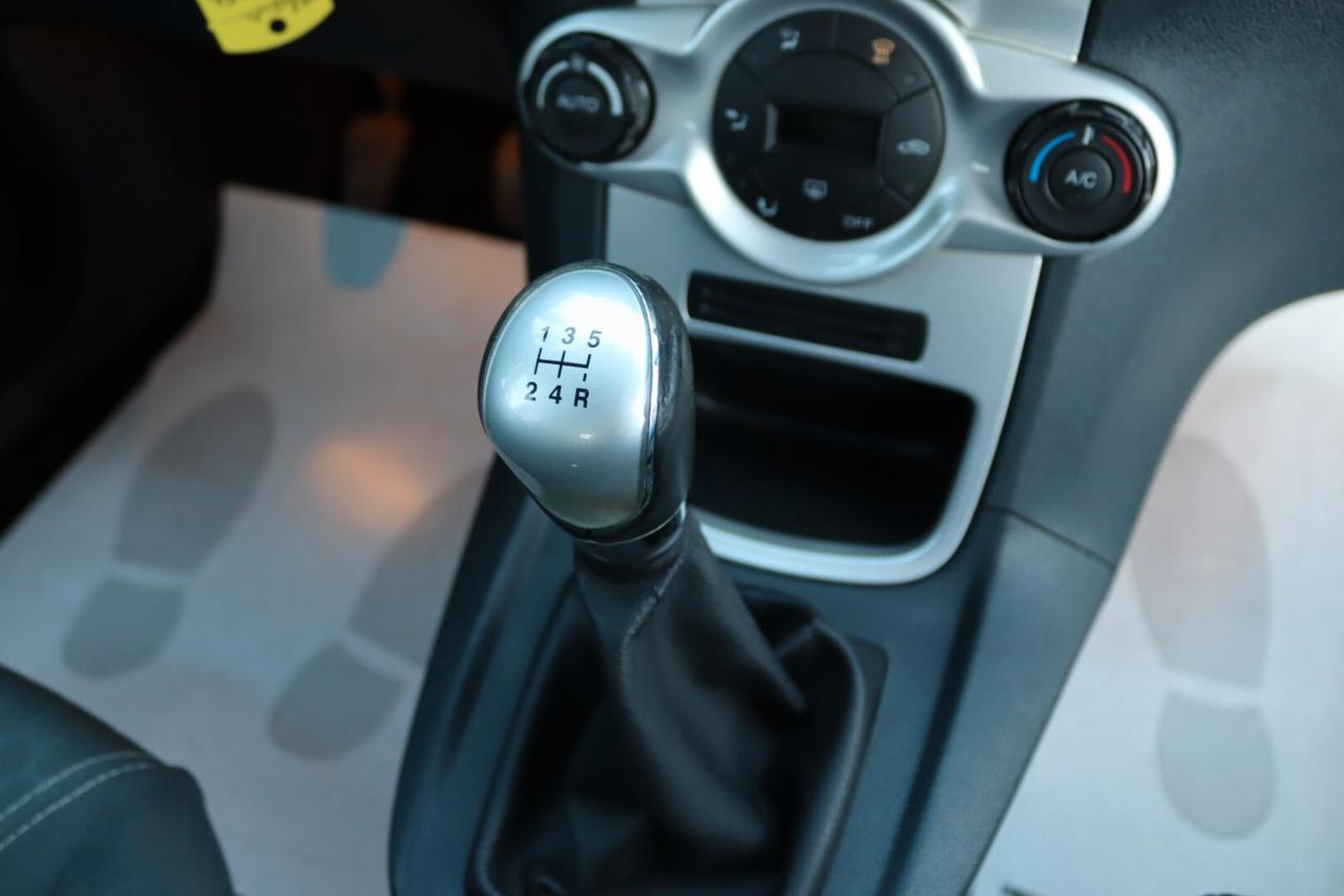 Ford Fiesta 1.4 TDCi 5p. Titanium