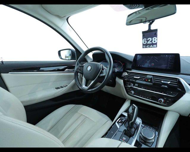 BMW 520 d xDrive Touring Luxury