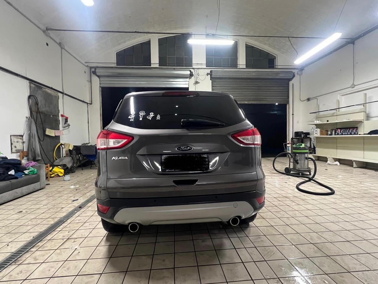 Ford Kuga 2.0 TDCI 140 CV 4WD Powershift Titanium