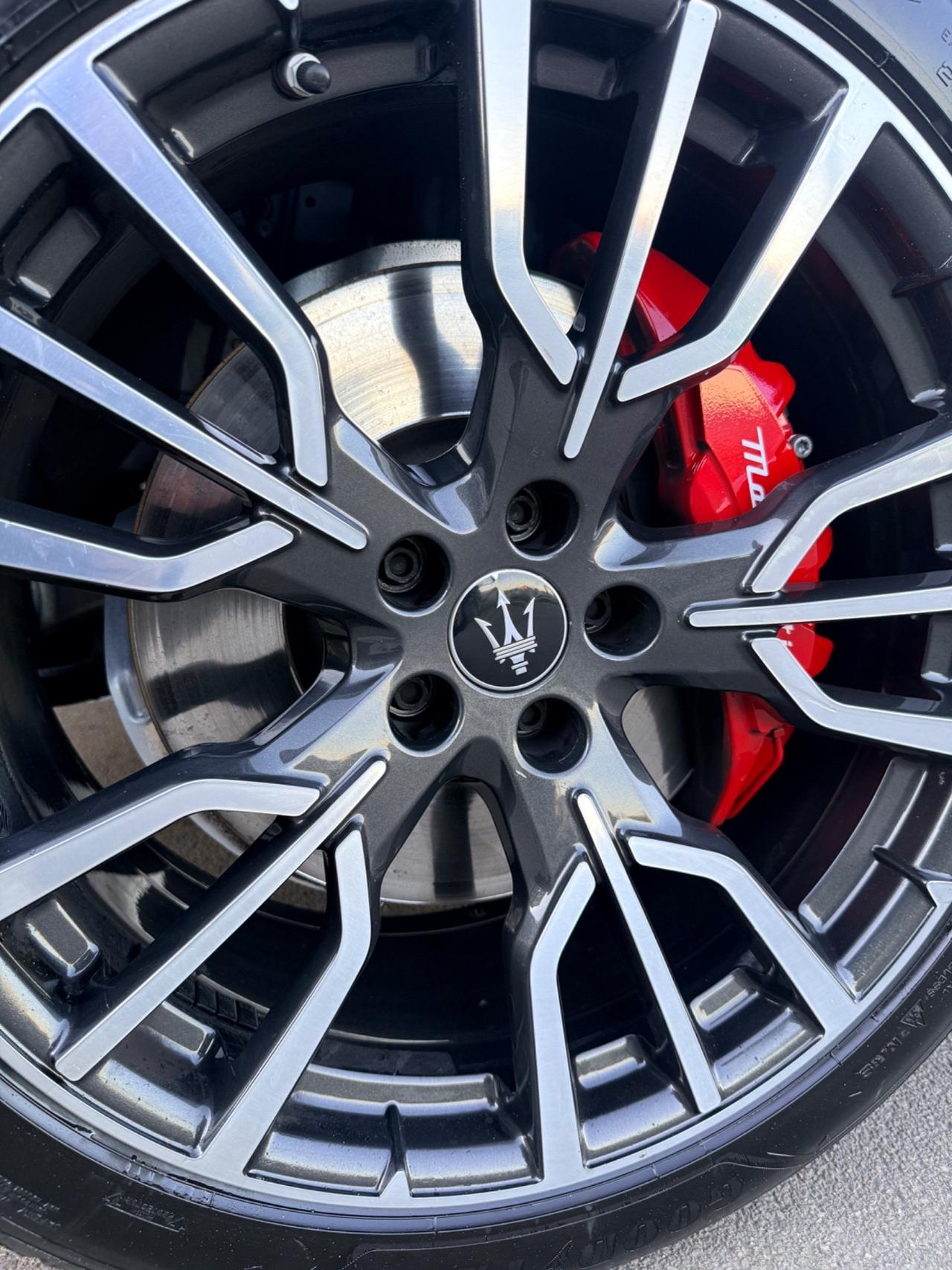 Maserati Grecale MHEV (BENZINA/ELETTRICXA) 300 CV GT ,VIRTUAL COCKPIT,LUCI SOFFUSE,APPLE CARPLAY,TELECAMERA