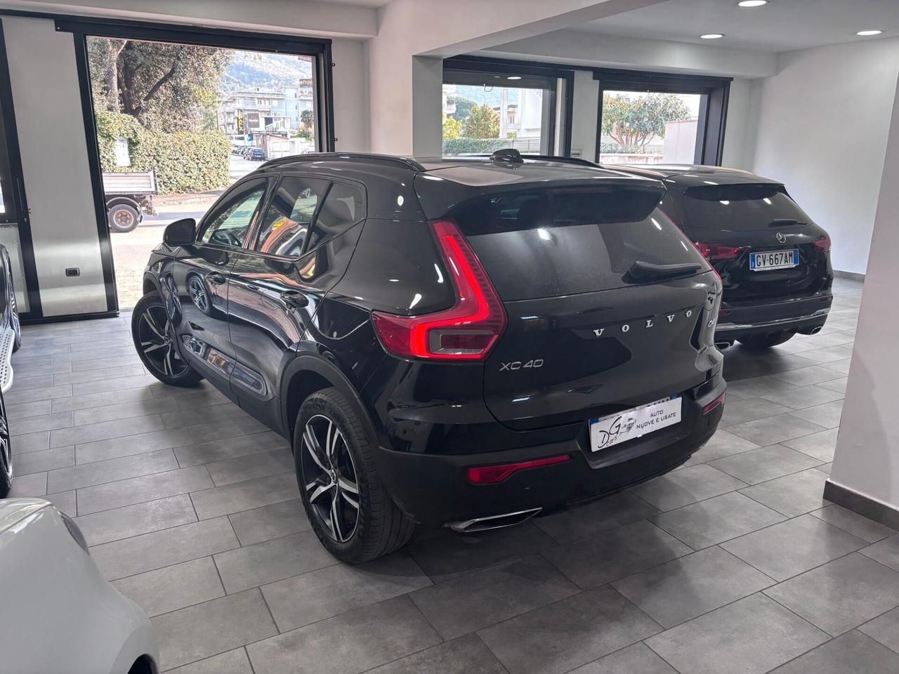 Volvo XC40 R-DESIGN LET-NAVI-TETTO