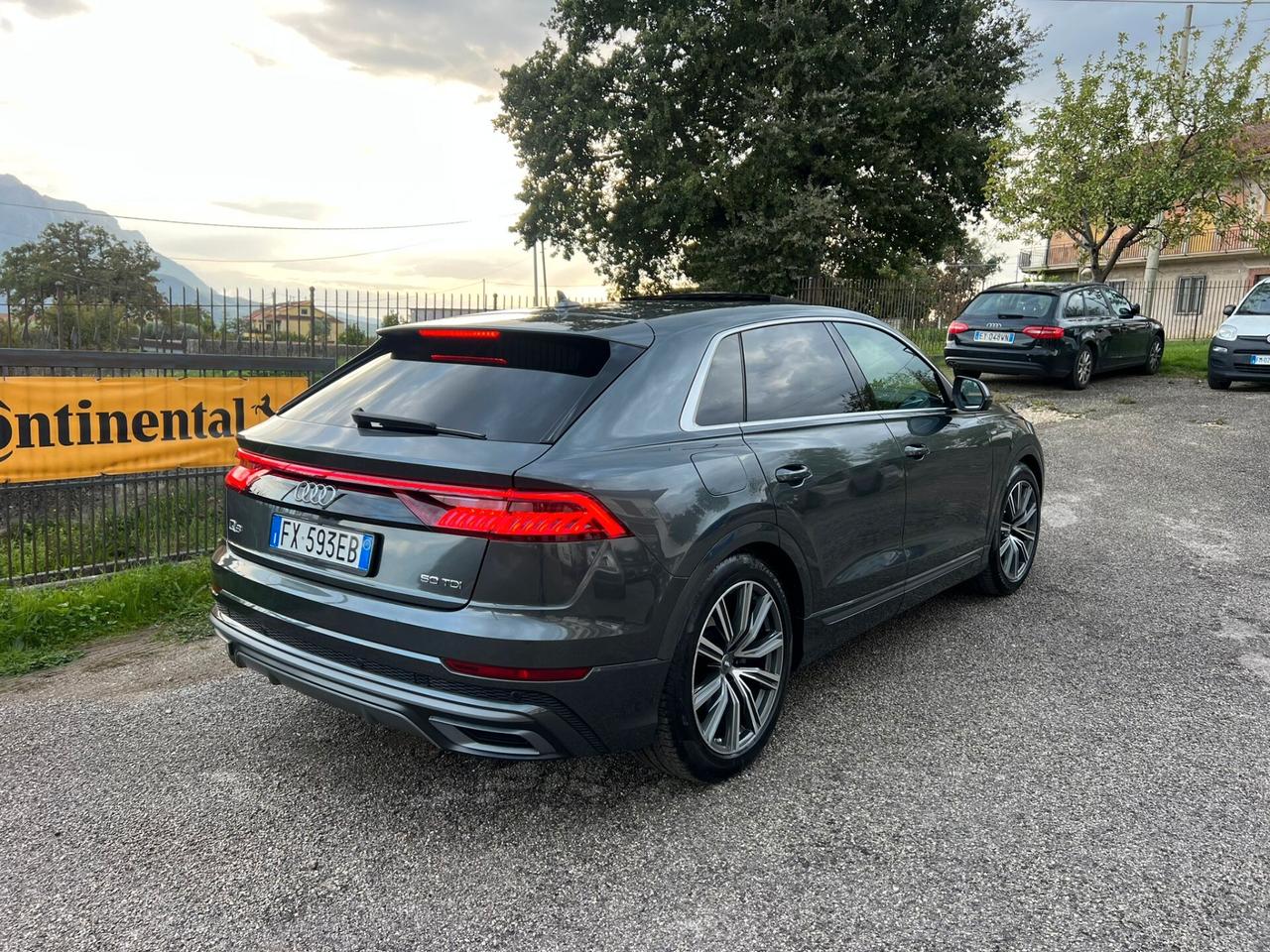 Audi Q8 45 TDI 286 cv S-Line