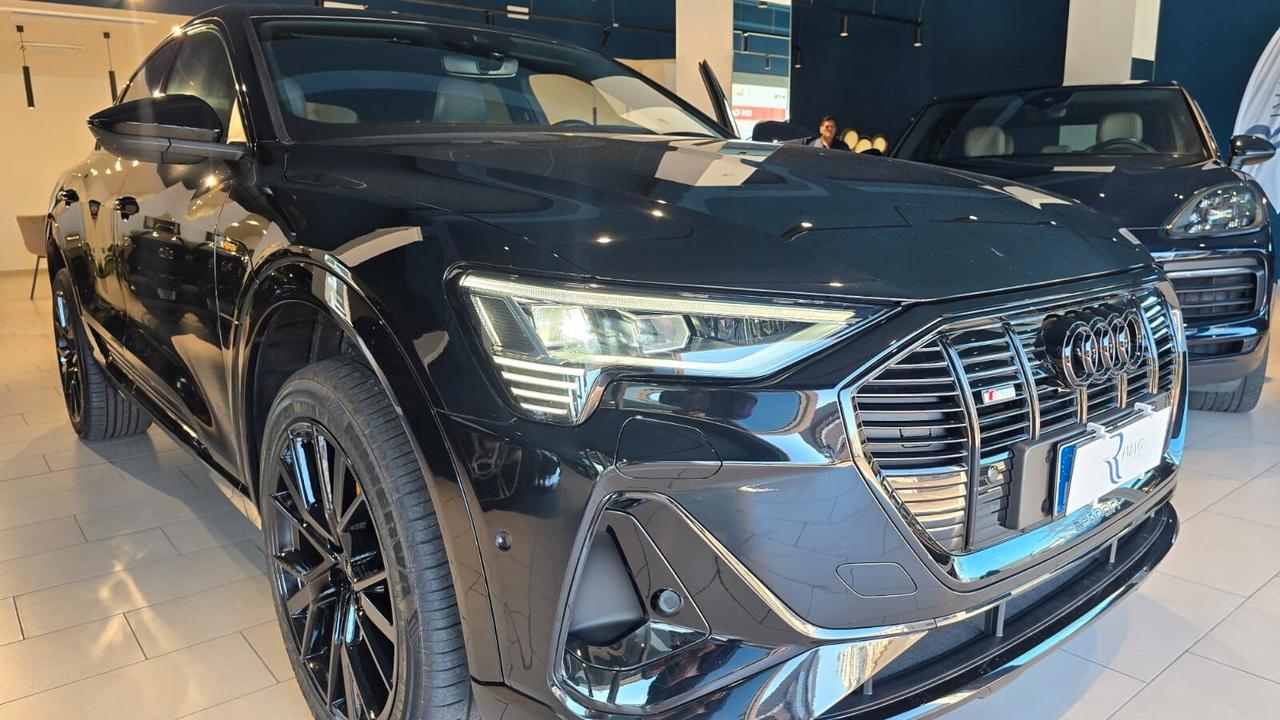 Audi Q8 e-tron SPB 55 quattro