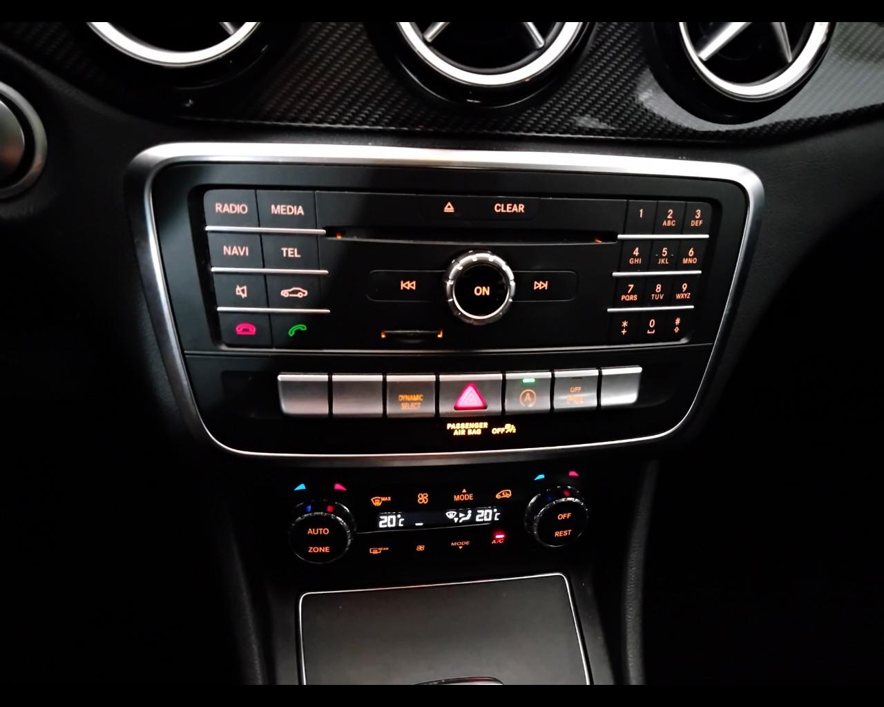 Mercedes-Benz GLA-X156 2017 - GLA 200 d Night Edition auto