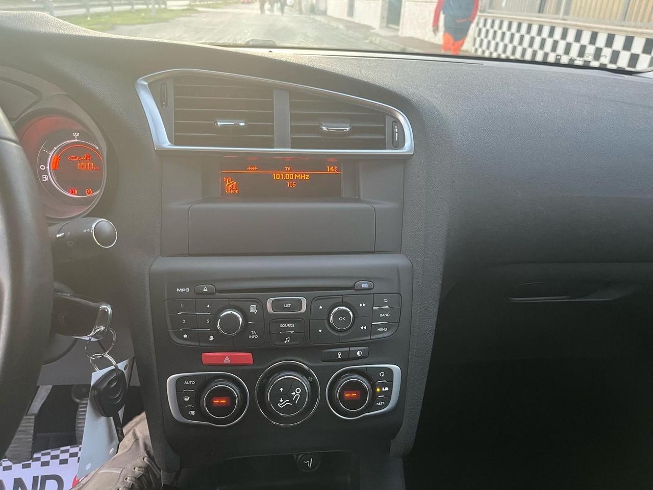 Citroen C4 1.6 e-HDi 115 Exclusive Unipro 2015