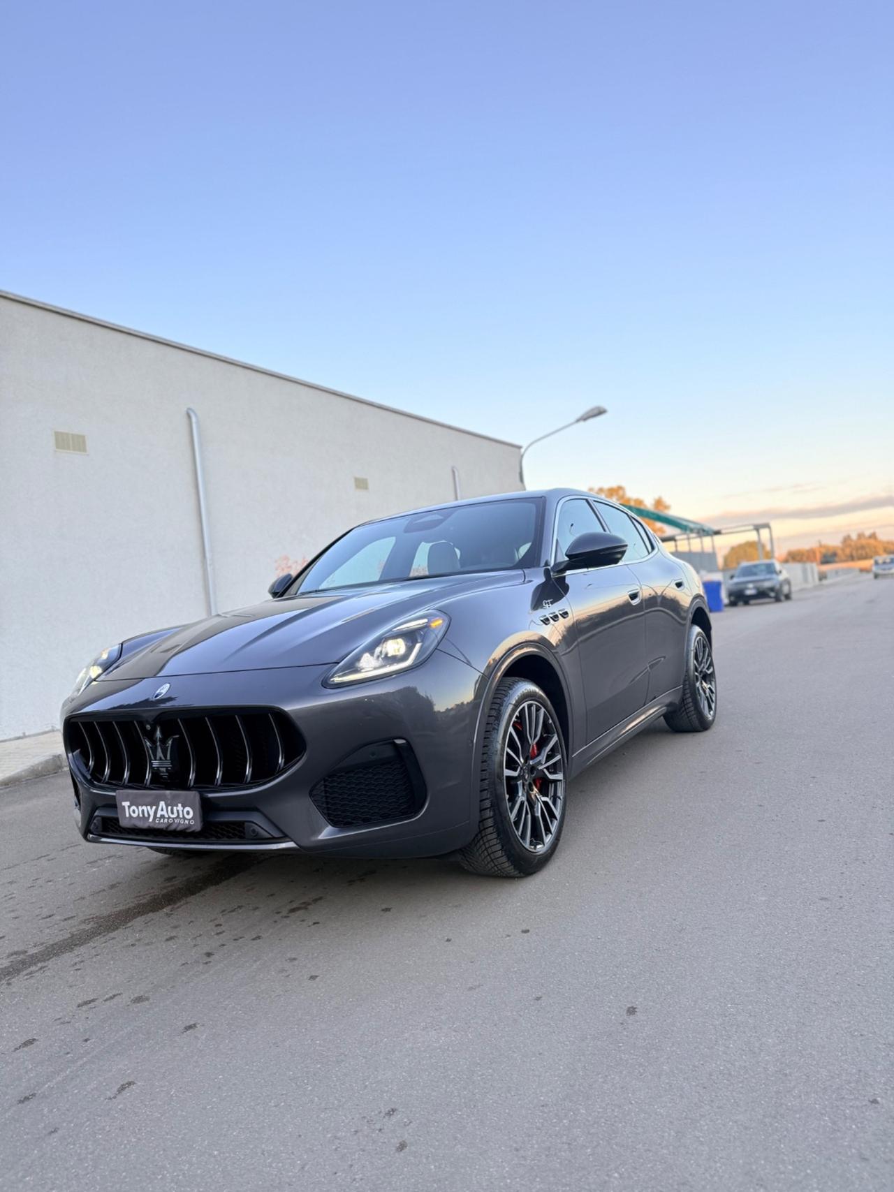 Maserati Grecale MHEV (BENZINA/ELETTRICXA) 300 CV GT ,VIRTUAL COCKPIT,LUCI SOFFUSE,APPLE CARPLAY,TELECAMERA