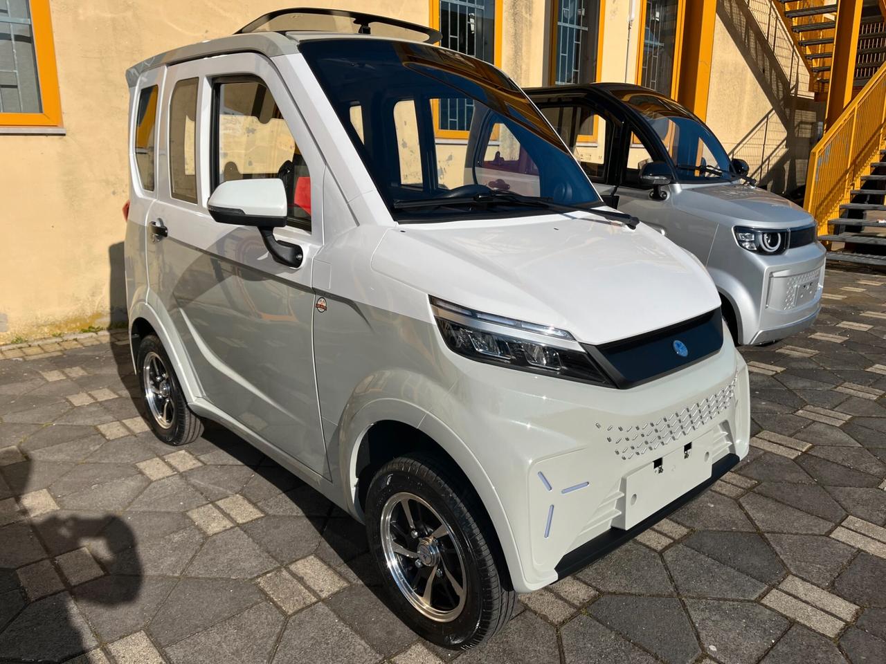 BEBETTA scooter cabinato disabili/anziani minicar