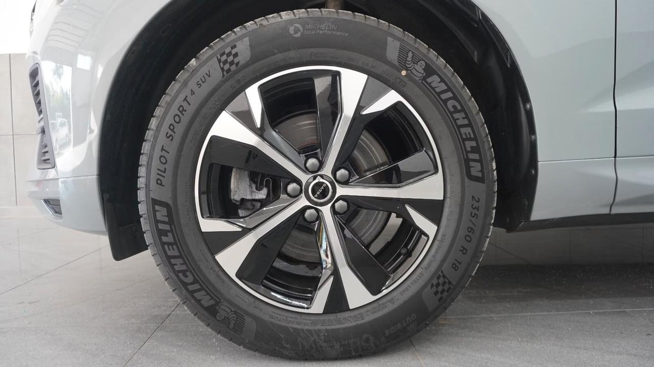 Volvo XC60 B5 Core AWD NewMod PilotAssist