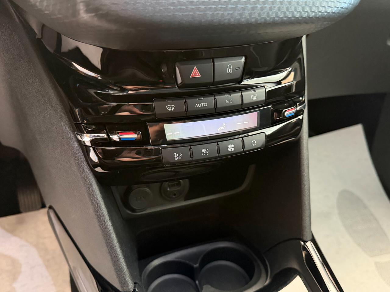 Peugeot 2008 1.6 BLUEHDI 100 cv. ALLURE