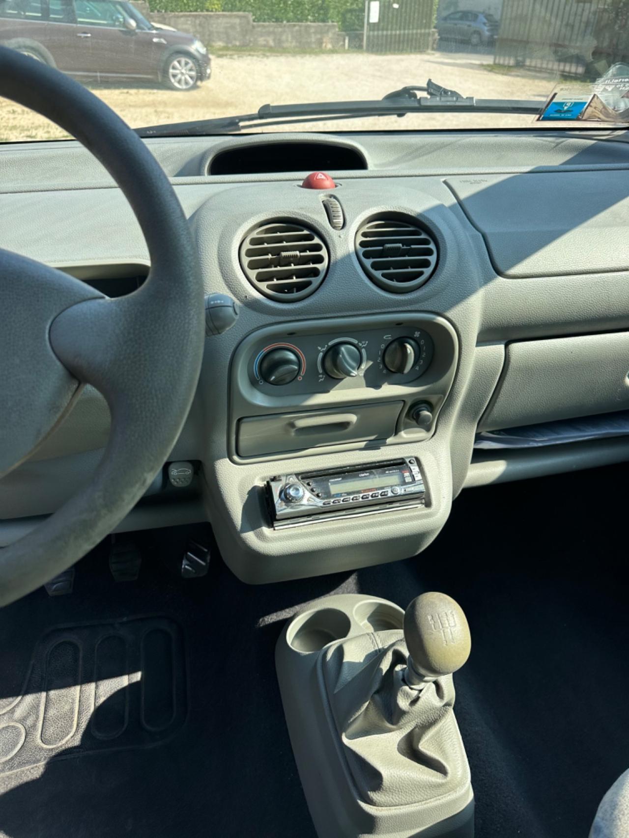 Renault TWINGO 1.2i NEOPAT KMCERT