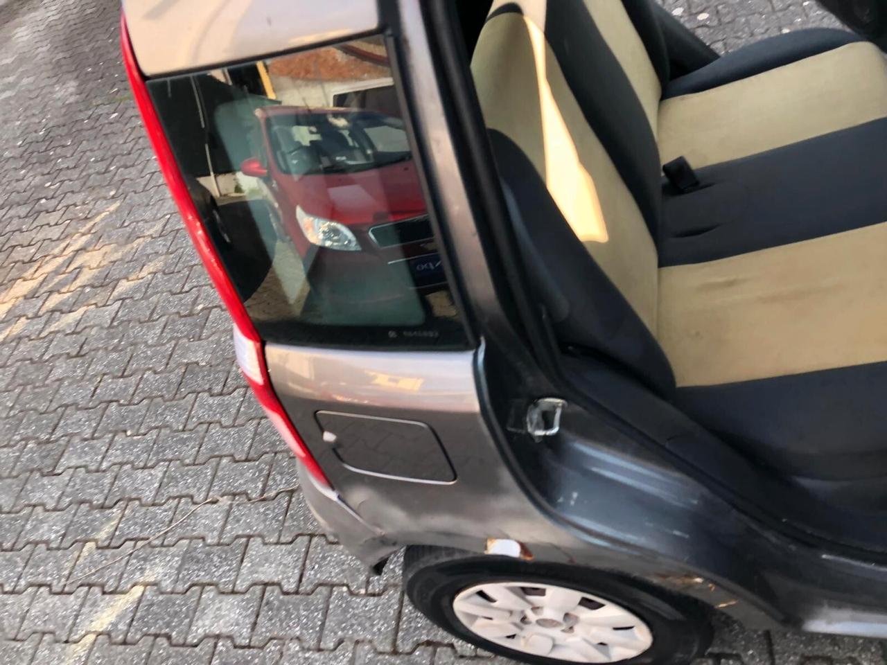 Fiat Panda 1.2 Dynamic UNICO PROPRIETARIO GARANZIA EUROPEA CONFORMGEST 12 M ESI RINNOVABILE FINO A 36 MESI!!!