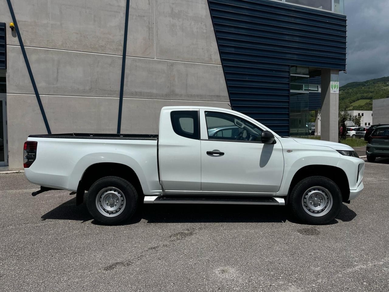 Mitsubishi L200 2.3 D Club Cab 4x4 Invite Connect