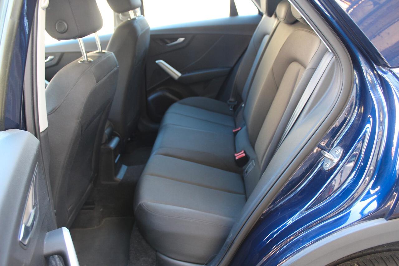 Audi Q2 35 TDI quattro S tronic Business