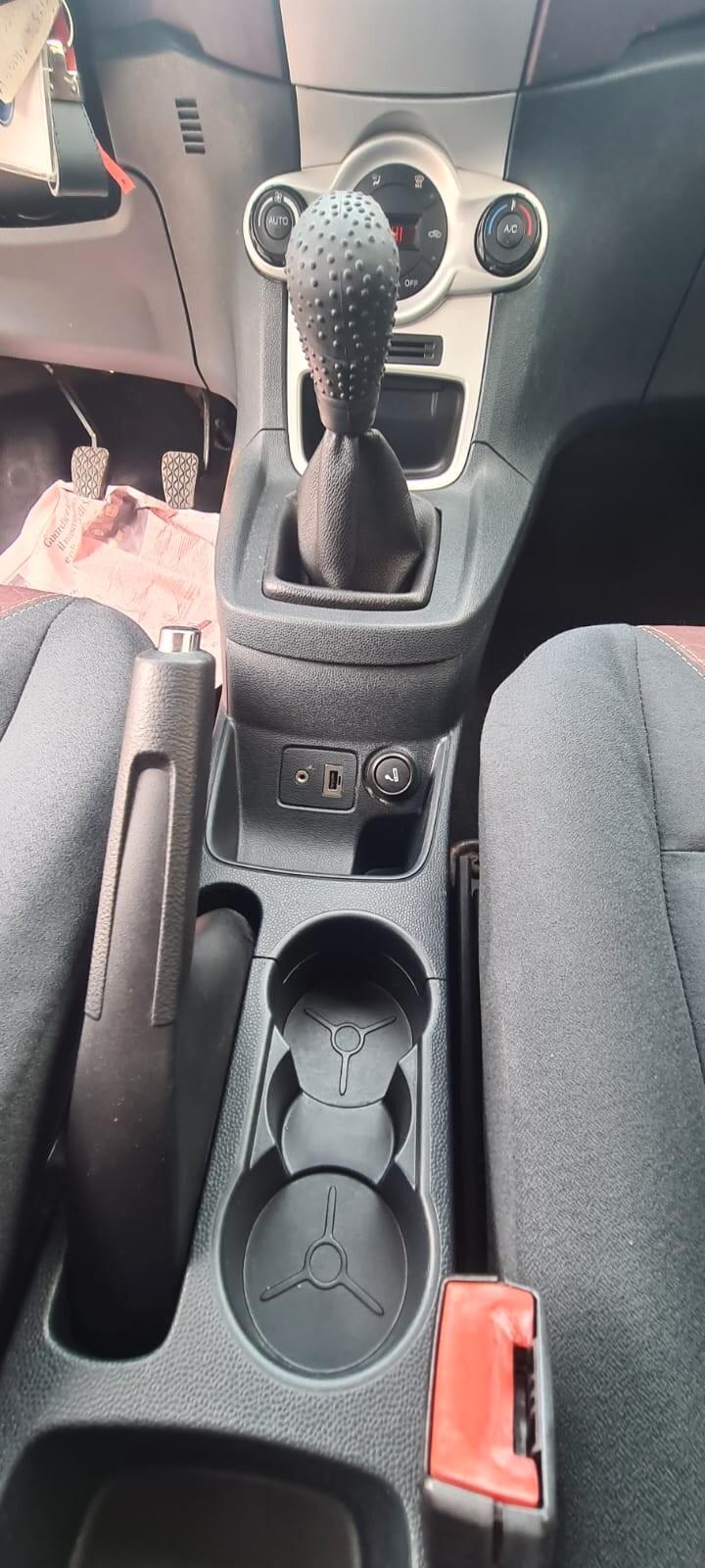 Ford Fiesta 1.4 TDCi 5p. Titanium
