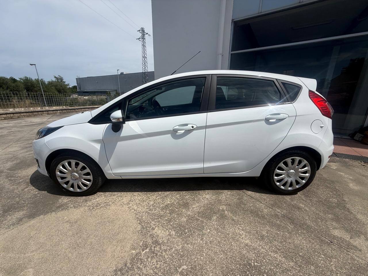 Ford Fiesta 1.2 60CV 5 porte Black & White Edition