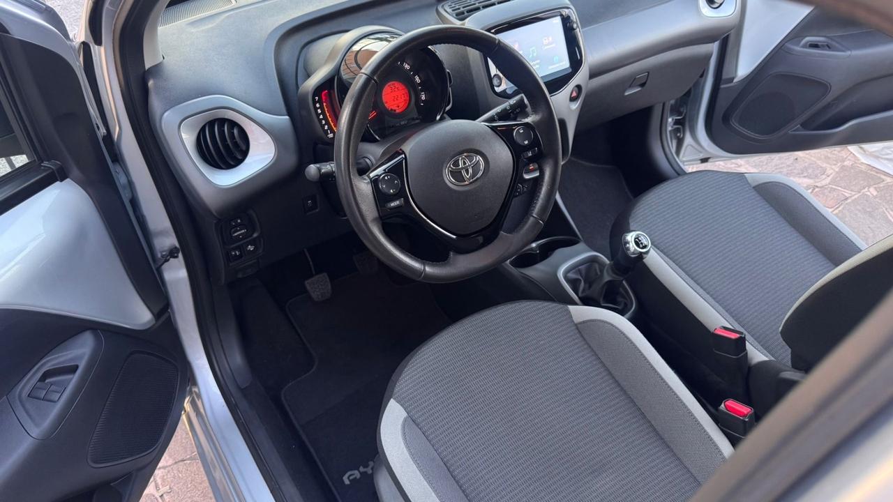 Toyota Aygo Connect 1.0 VVT-i 72 CV 5 porte x-cool MMT