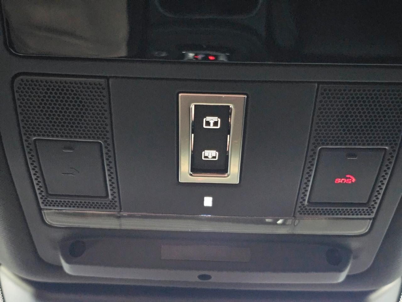 Jaguar E-Pace R-Dynamic SE Navi Camera Tetto C.20" LED BlackPack