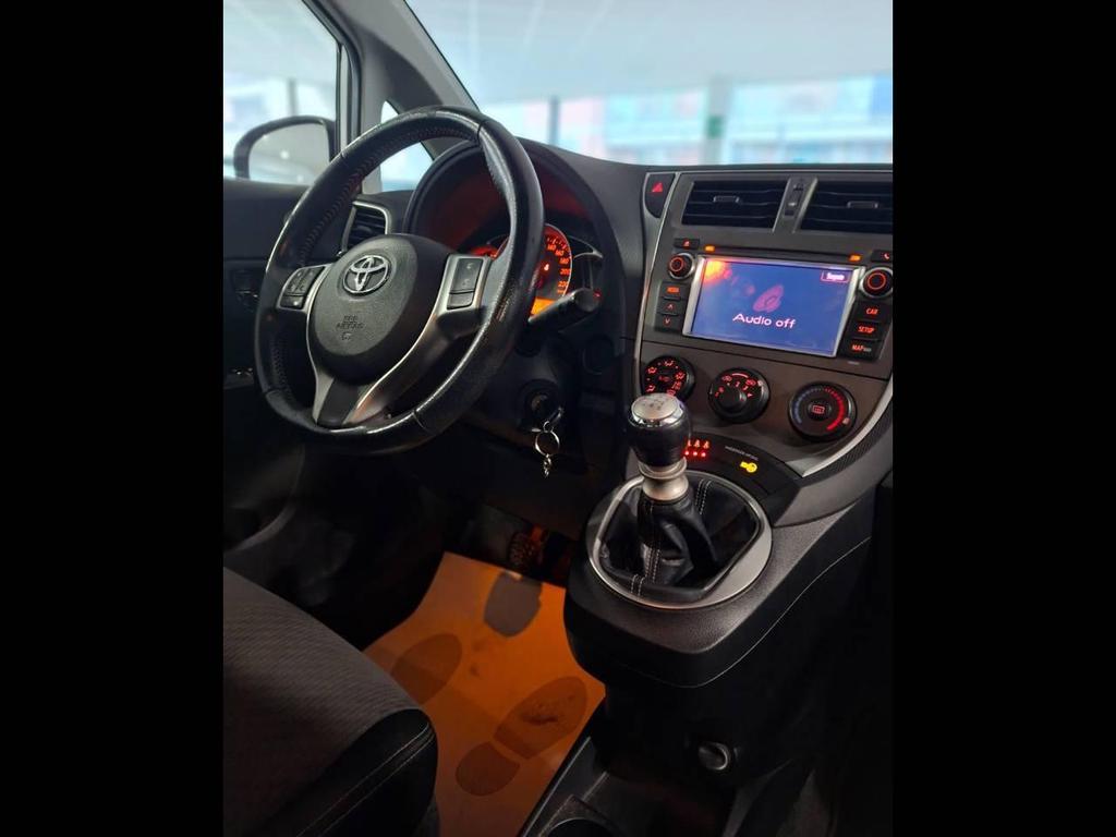 Toyota Verso-S 1.4 Active MT