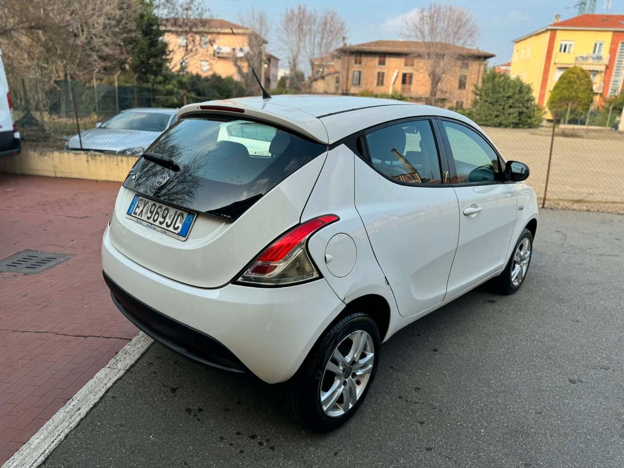 Lancia Ypsilon Anno 2014 0.9 Benz/Metano 85 CV/62 KW