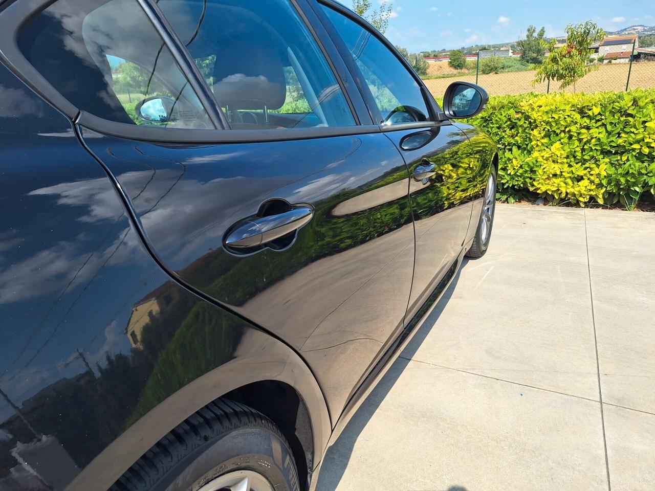 Alfa Romeo GiuliaDa € 236,00 Al mese