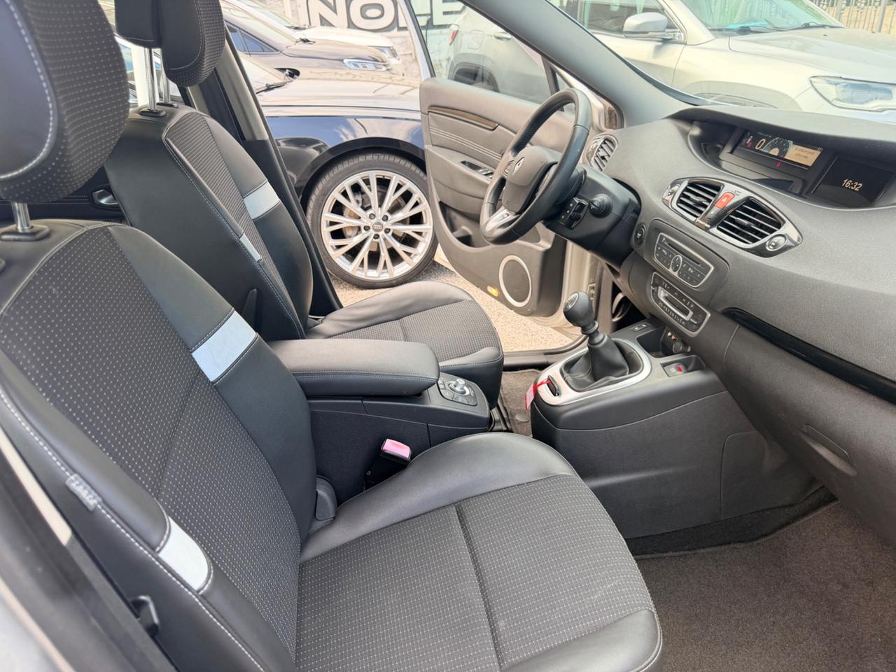 Renault Scenic 1.5 DCI 7 POSTI FULL NAVI