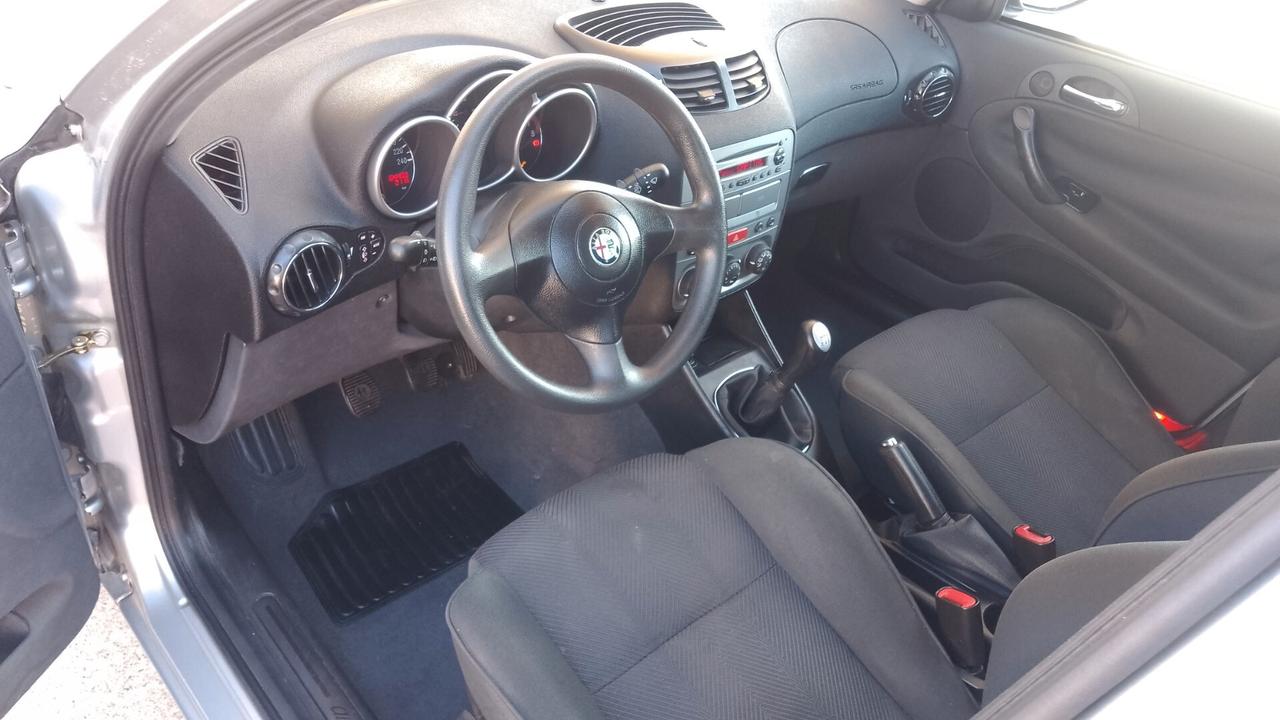 Alfa Romeo 147 1.6i 16V T.S. 84milakm Neop 5 p 03