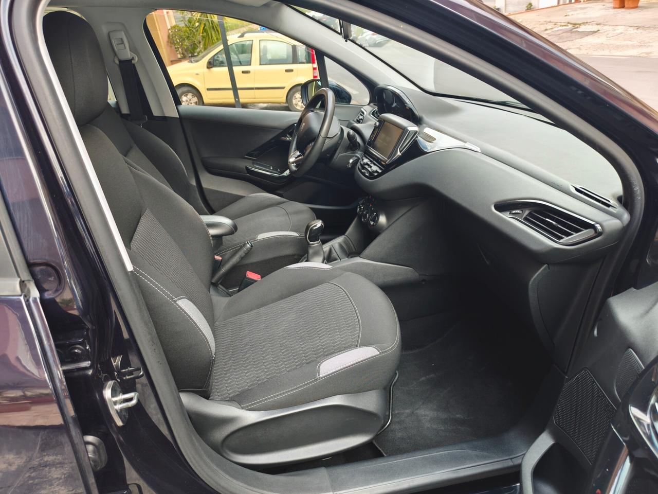 Peugeot 208 1.6 diesel 75CV FULL OPTIONAL