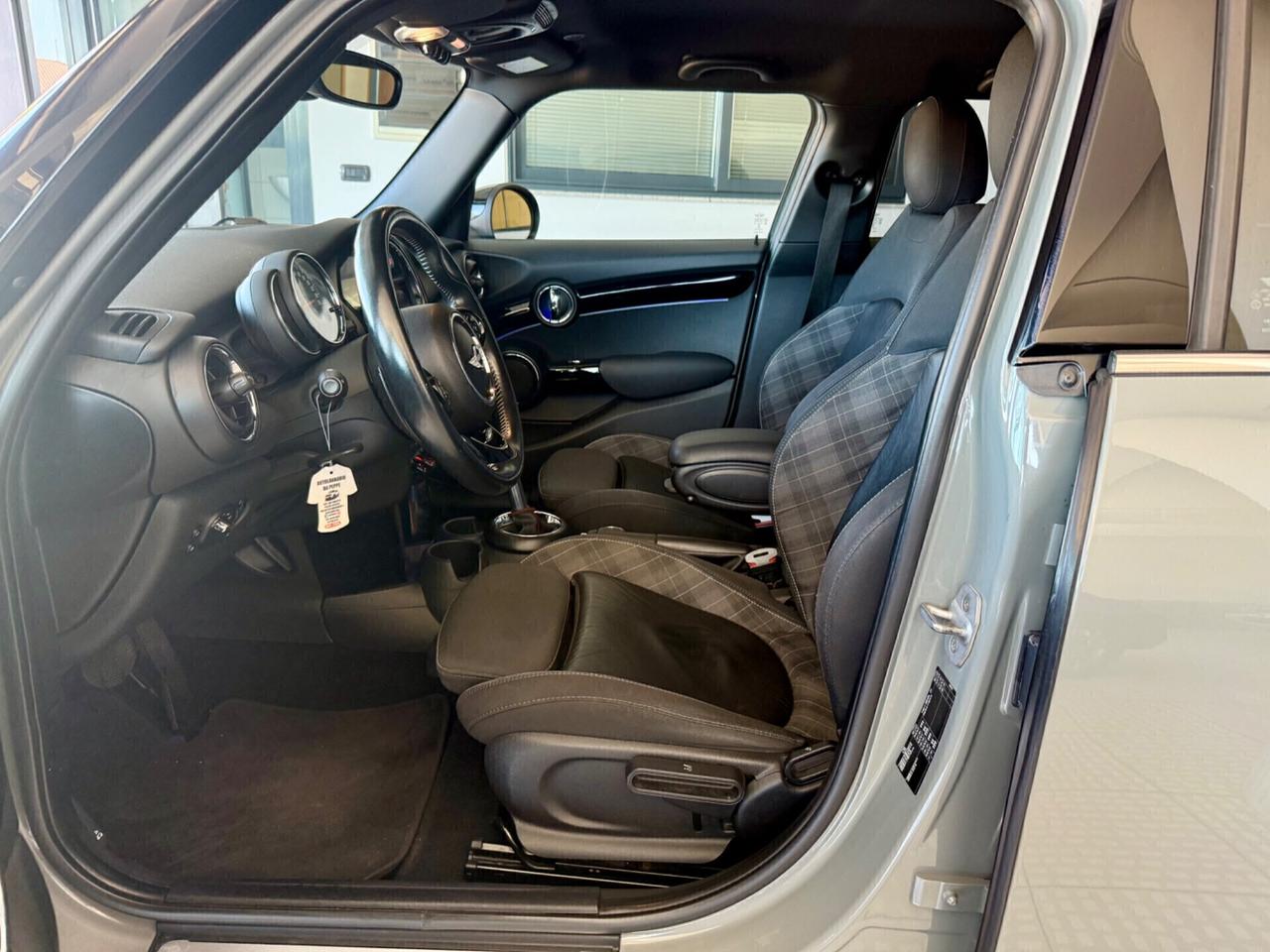 Mini 2.0 Cooper SD aut. Hype 5 porte