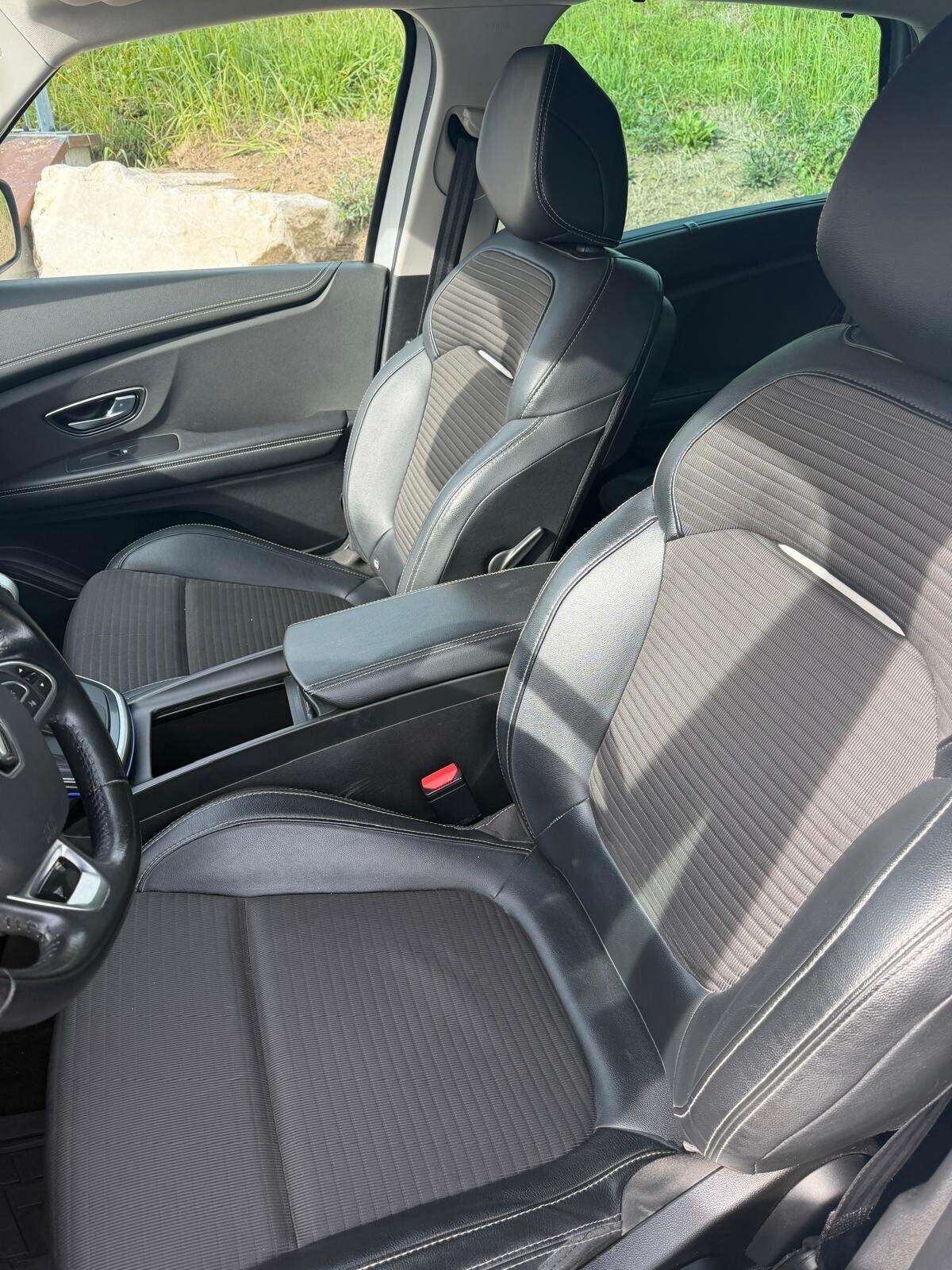 Renault Scenic DCI 8V 110CV EDC Energy Bose