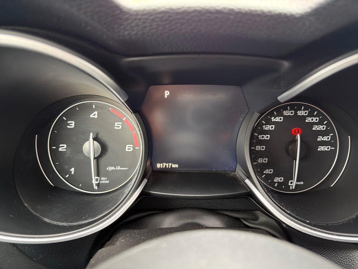 ALFA ROMEO Stelvio 2.2 t Business Q4 190cv auto my19