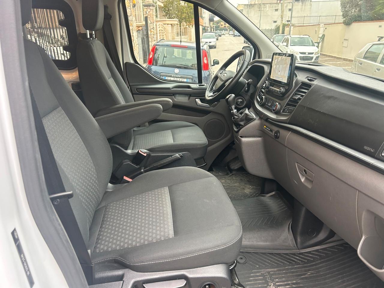 Ford Transit Custom 320 2.0 EcoBlue Hybrid 130 PC Combi Trend