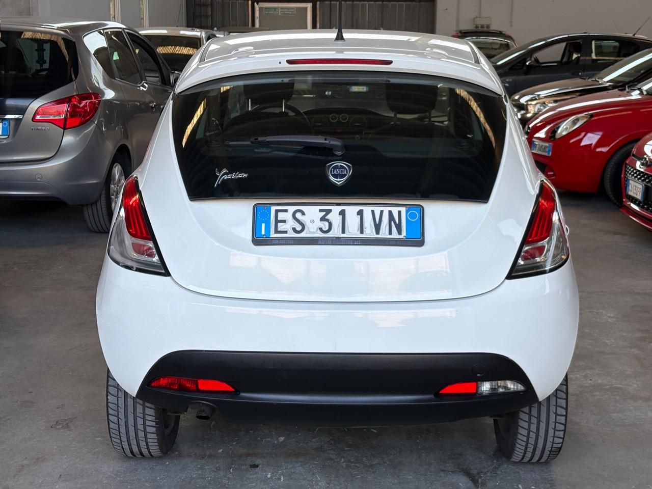 Lancia Ypsilon 0.9 TwinAir 85 CV 5 porte Metano Ecochic Gold