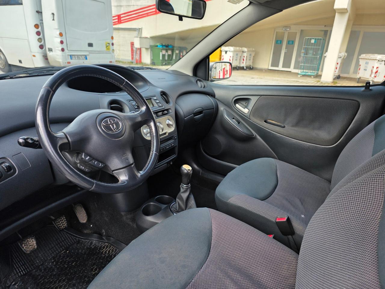 Toyota Yaris 1.0i 16V cat 3 porte Sol