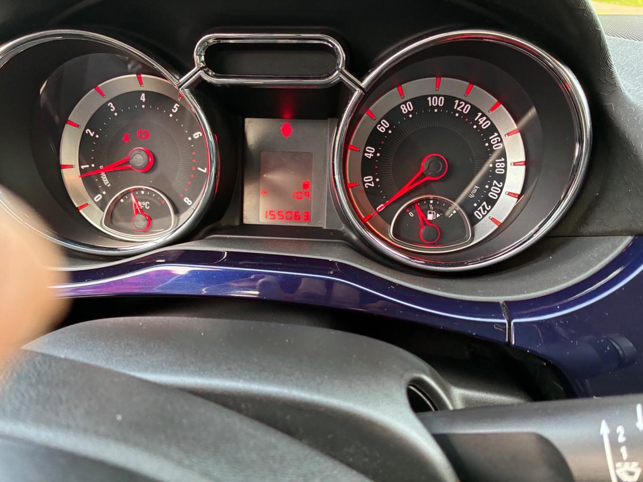 Opel Adam 1.2 70 CV White/Black Link