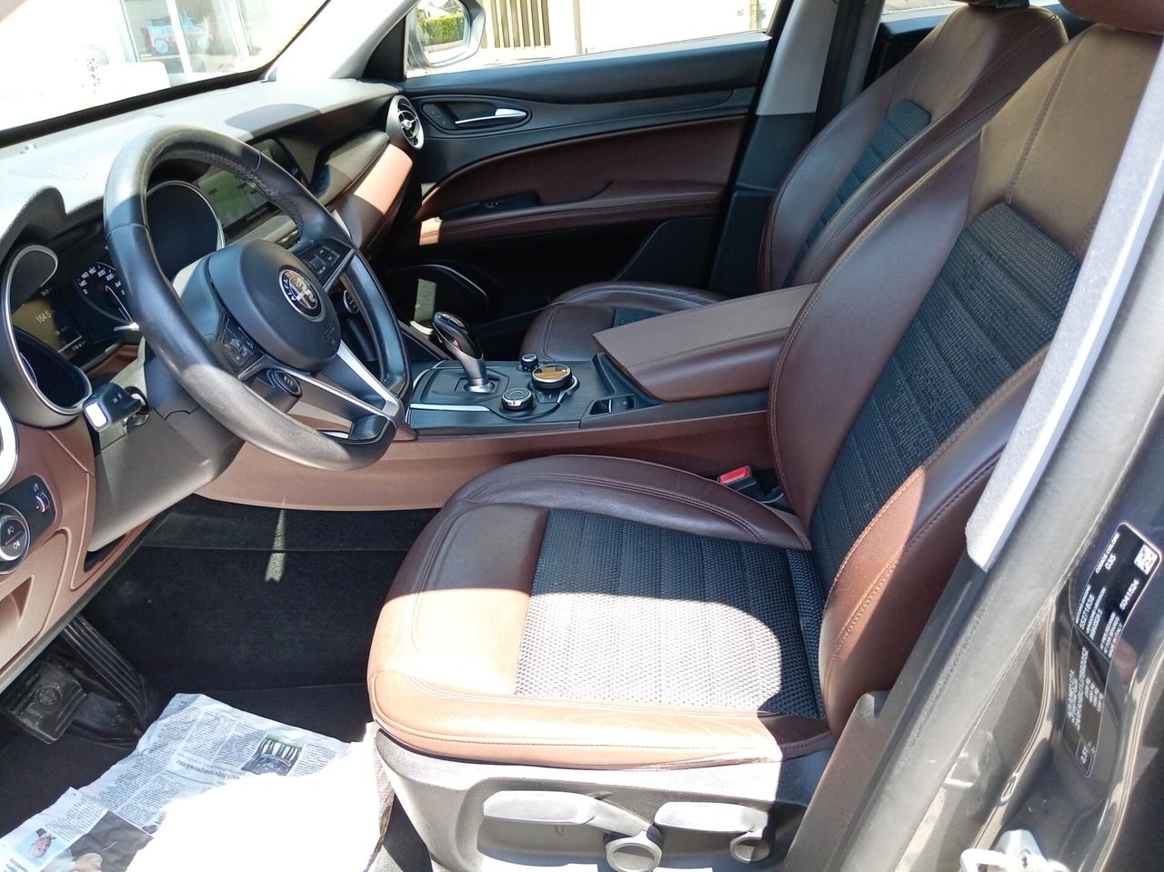 Alfa Romeo Stelvio 2.2JTDM 210 CV AT8 Q4 Executive FULL PELLE NAVI XENON