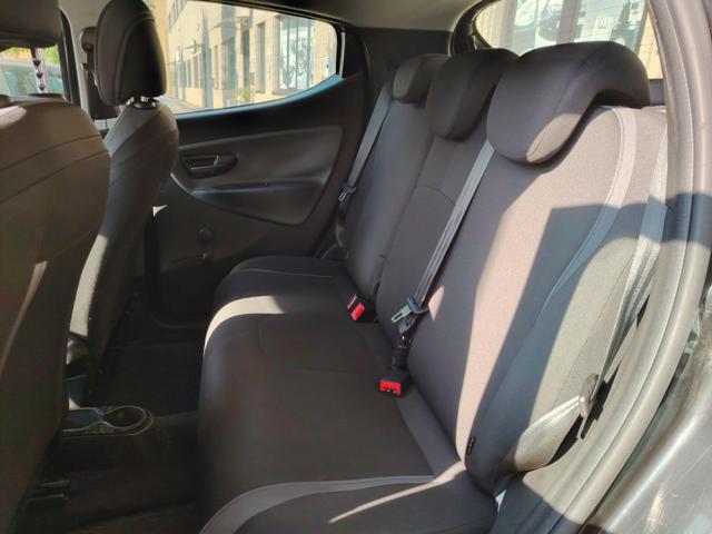 LANCIA Ypsilon 1.2 69 CV 5 porte Silver NEOPATENTATI-FINANZIABILE