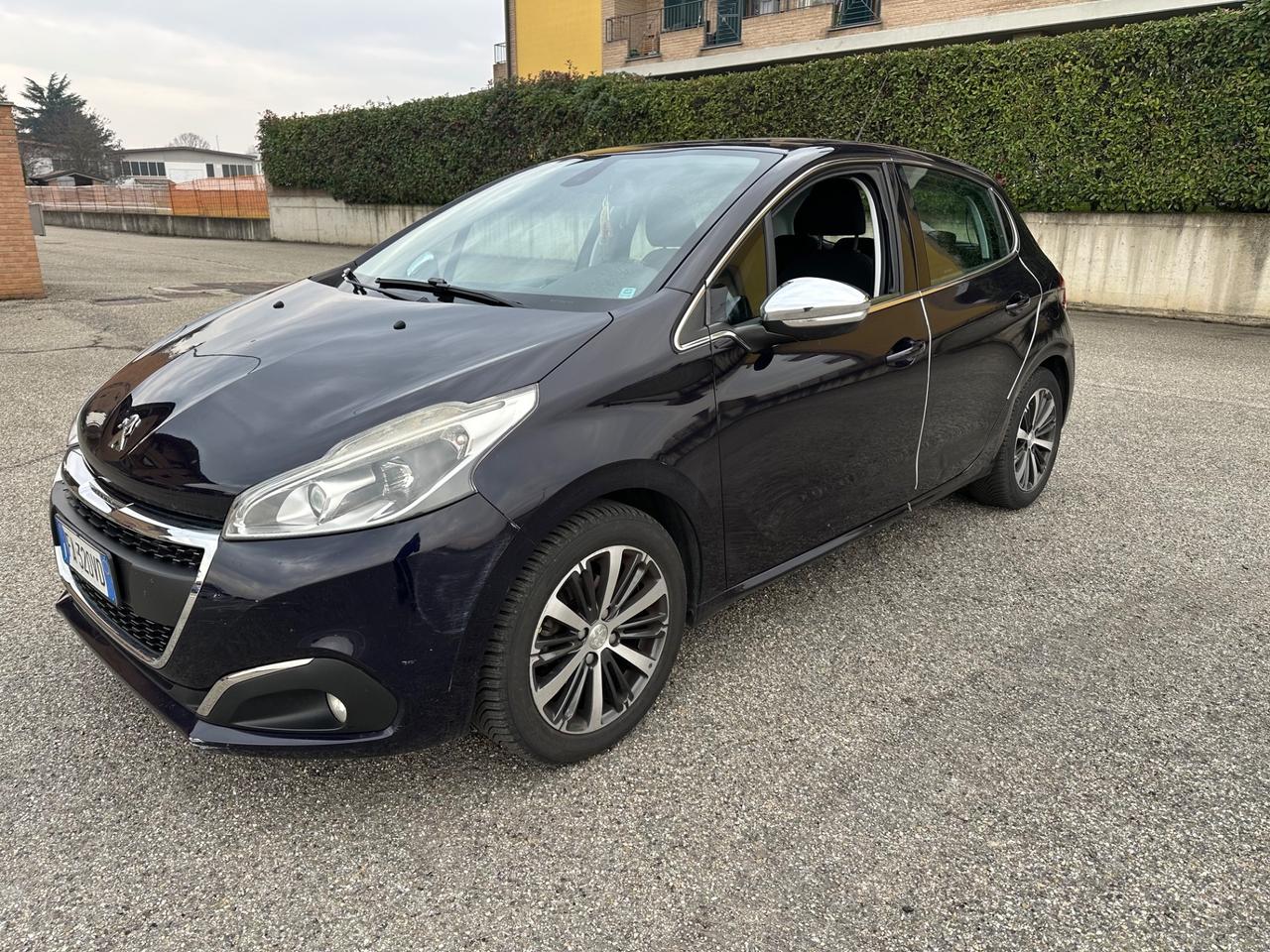 Peugeot 208 1,4 DIESEL EURO 6 NEOPATENTATI