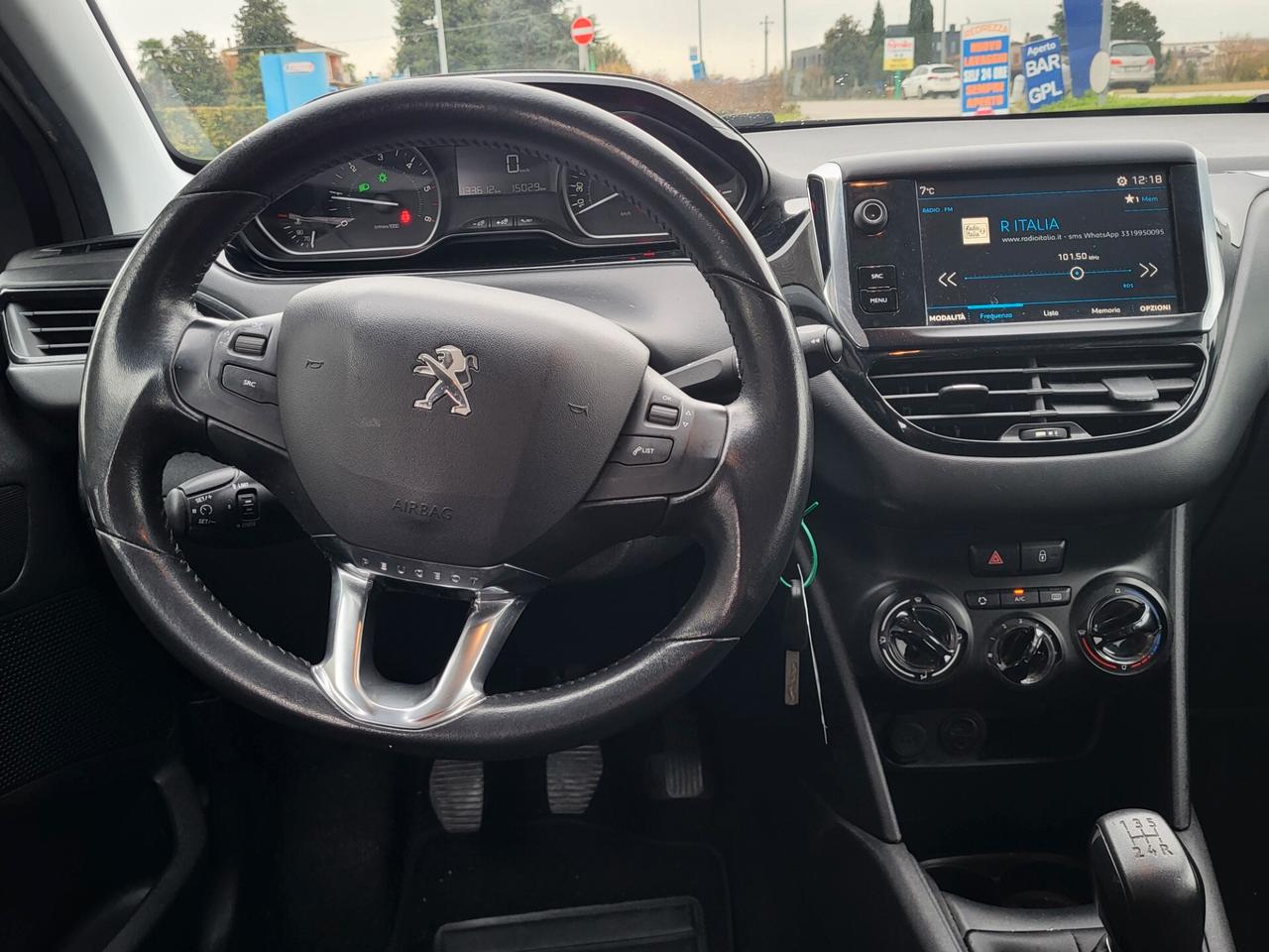 Peugeot 208 BlueHDi 75 5 porte Black Line